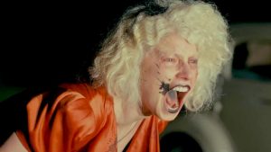 Maggie Gyllenhaal reinventa a la Novia de Frankenstein